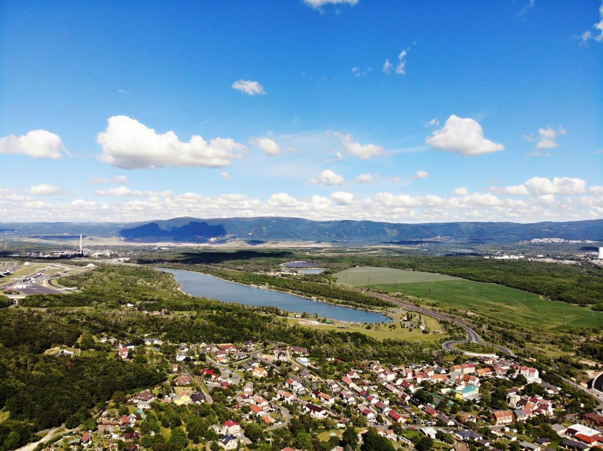 Rezidence Belehradska Lägenhet Most Exteriör bild